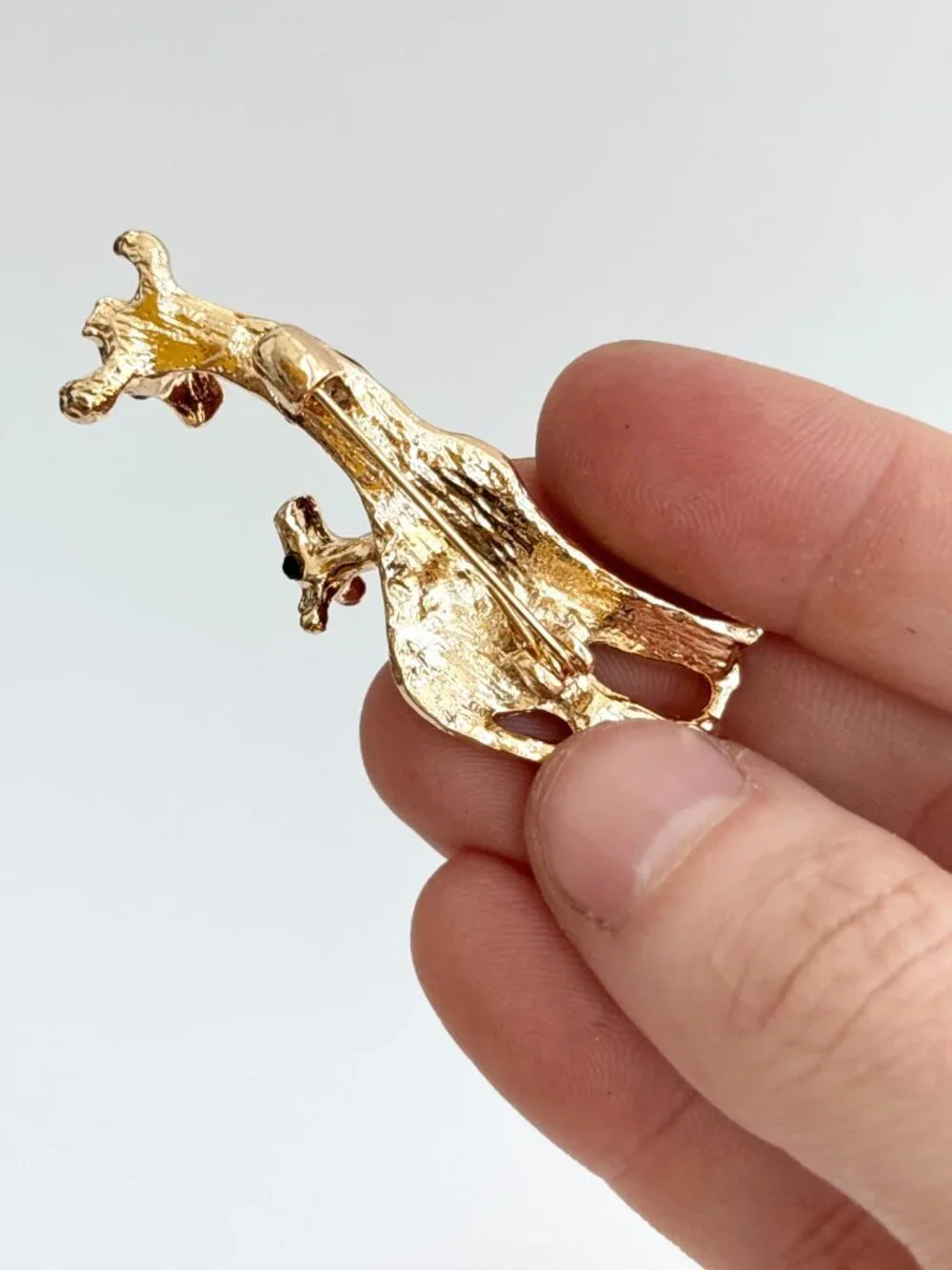 Giraffe Figural Mom & Baby Animal Enameled Gold Toned Vintage Insp Brooch Pin